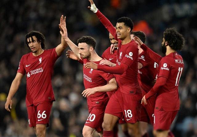 赛场风云再起,职业球员面对挑战 赛场风云再起,职业球员面对挑战