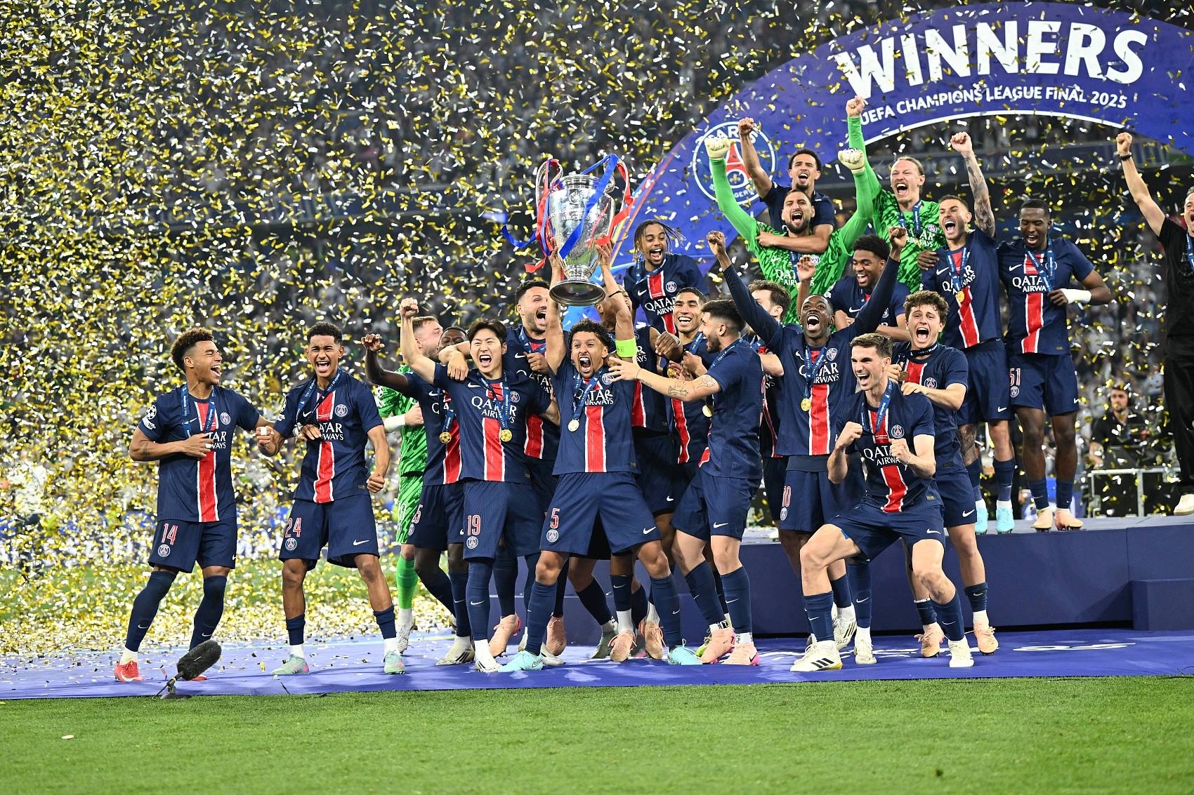 包含巴黎圣日耳曼遭遇惨败，震惊全场的词条