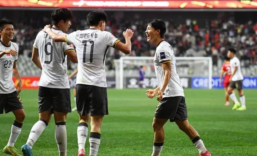 强队再度胜出,晋级下一阶段赛事 强队再度胜出,晋级下一阶段赛事