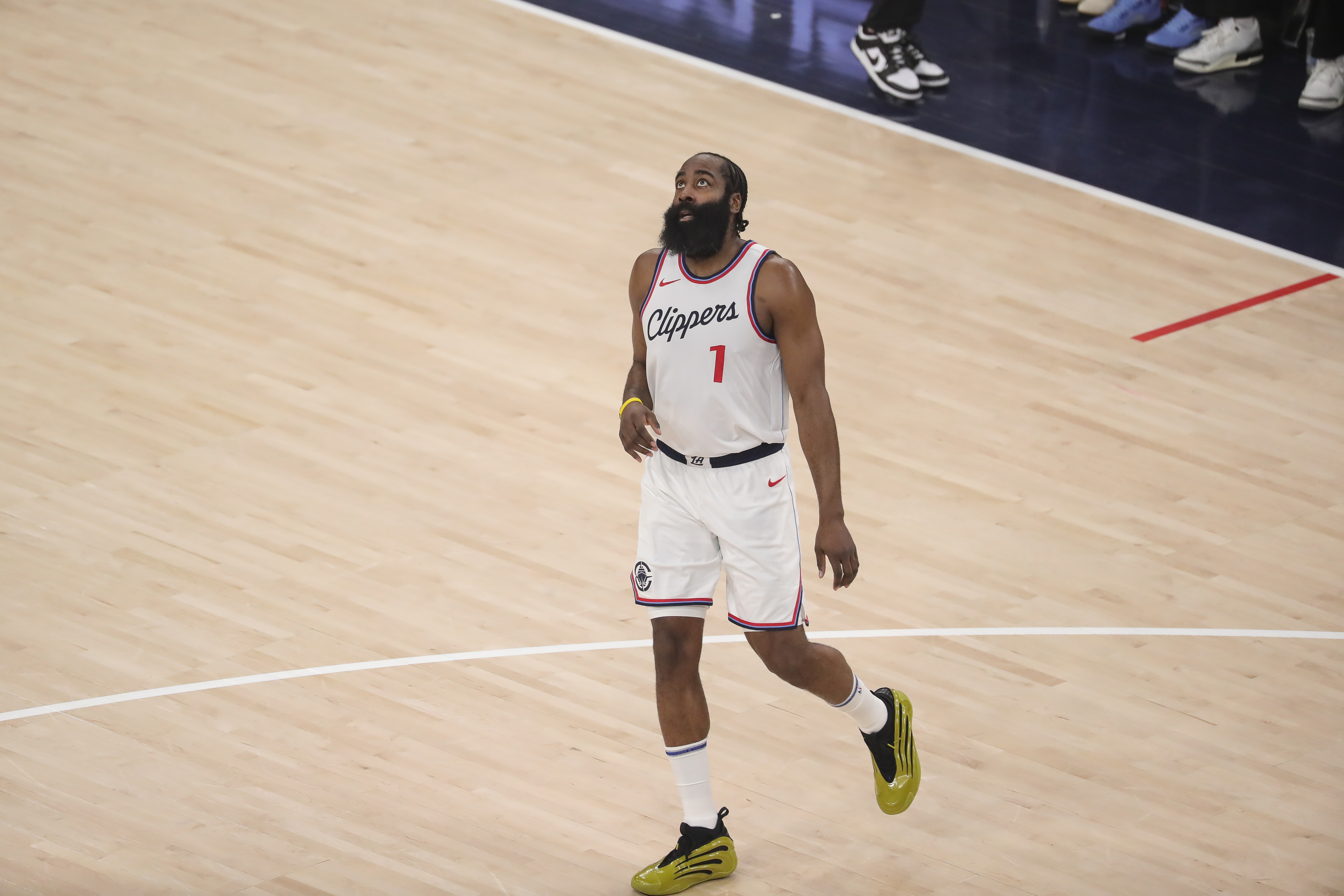 火箭客场擒骑士,哈登独得50分 火箭客场擒骑士,哈登独得50分