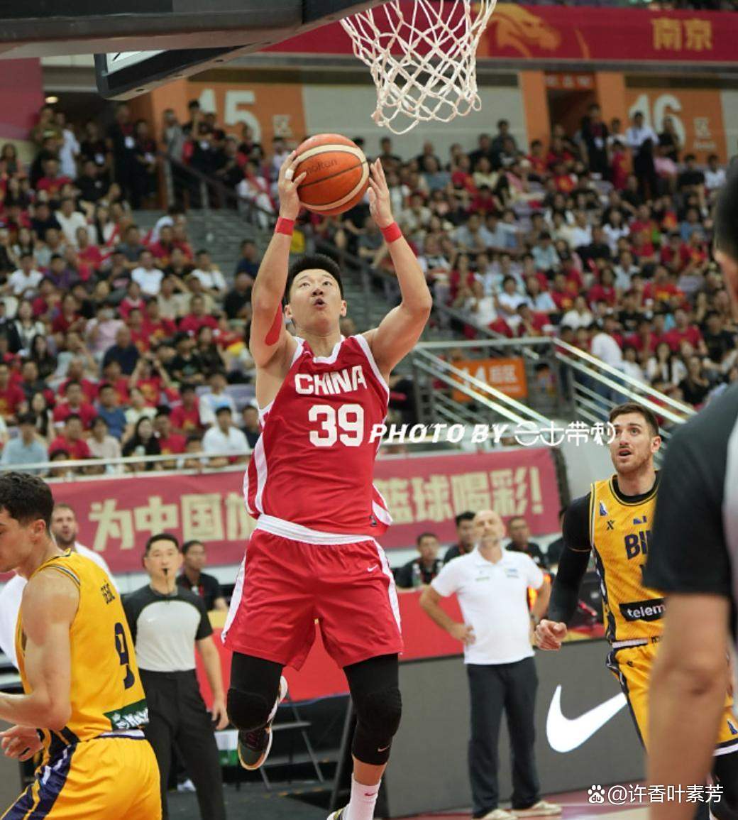 篮球职业联赛中球队实力均衡，悬念重重