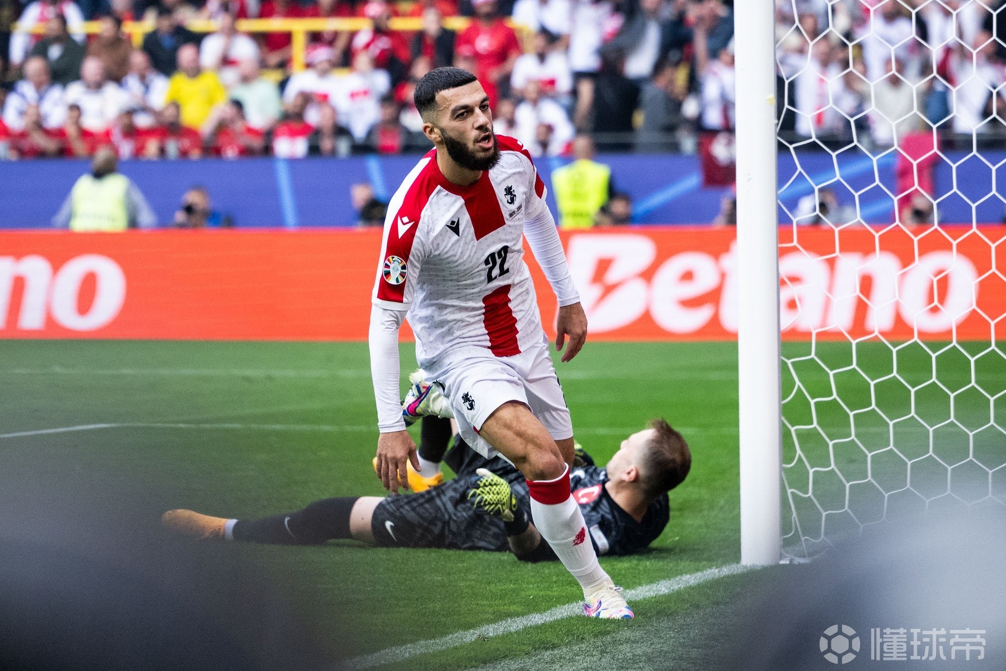 包含里昂将前往梅斯客场挑战，争夺取胜的词条