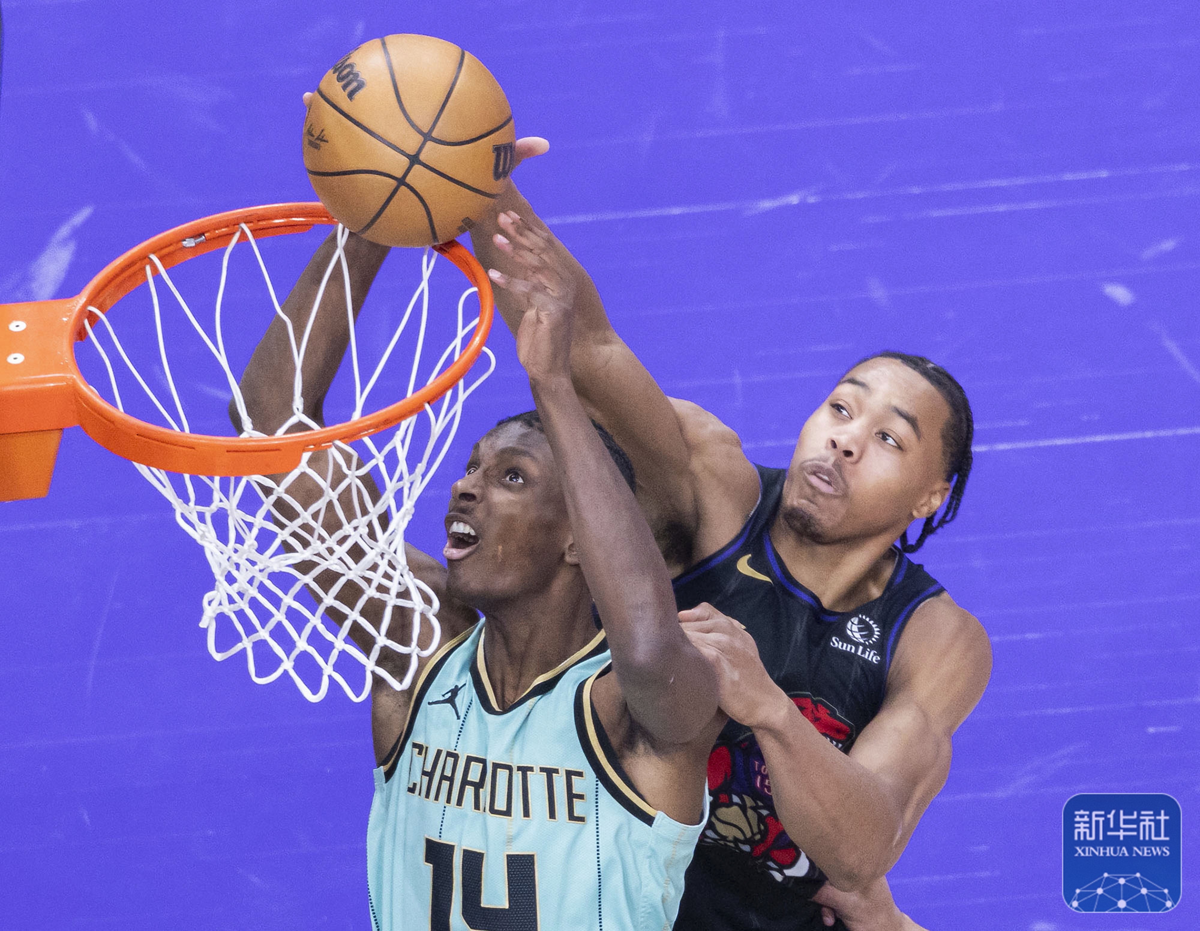 篮网客场大胜猛龙,取得连胜 篮网客场大胜猛龙,取得连胜