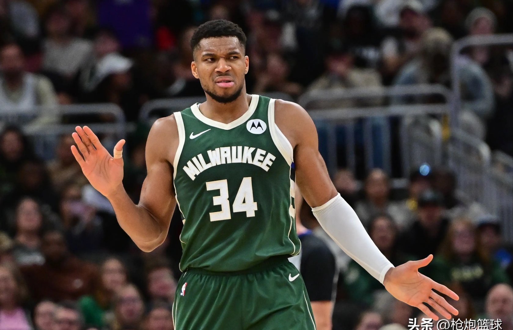 雄鹿力克凯尔特人，字母哥称霸篮下的简单介绍